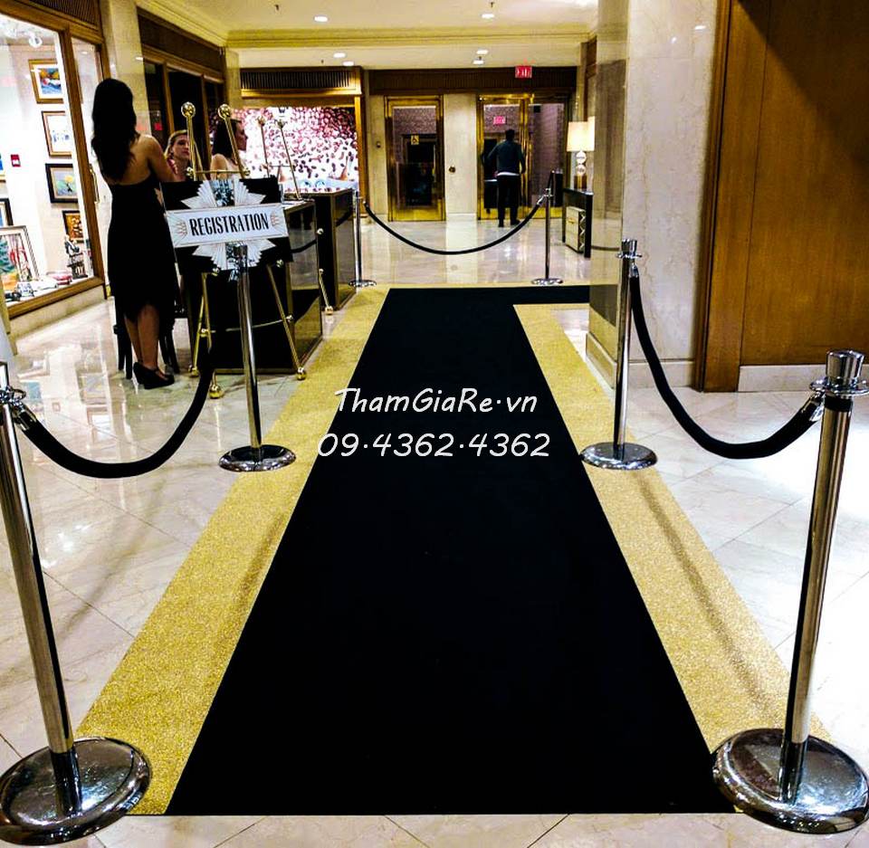 Thi công trải thảm màu đen cho sự kiện nổi bật tại khách sạn 5 sao