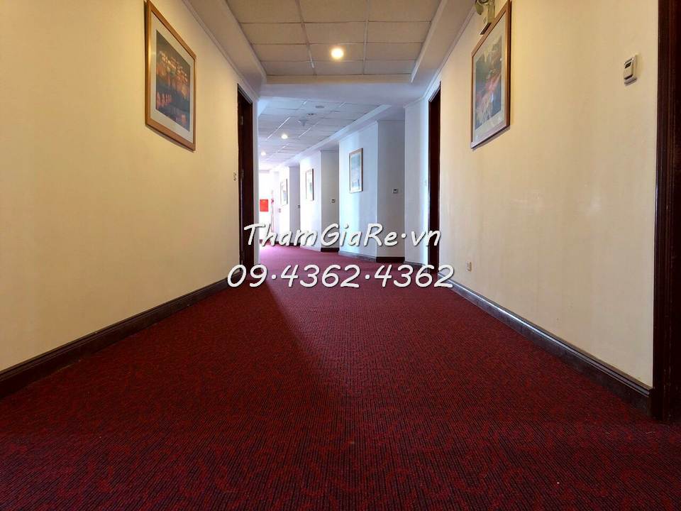 thảm đỏ trải hành lang khách sạn
