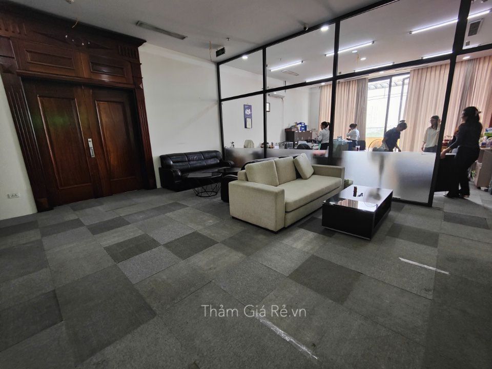 Hiện trạng thảm cũ trước khi thi công