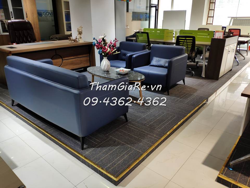 Trải thảm tấm cho Showroom nội thất