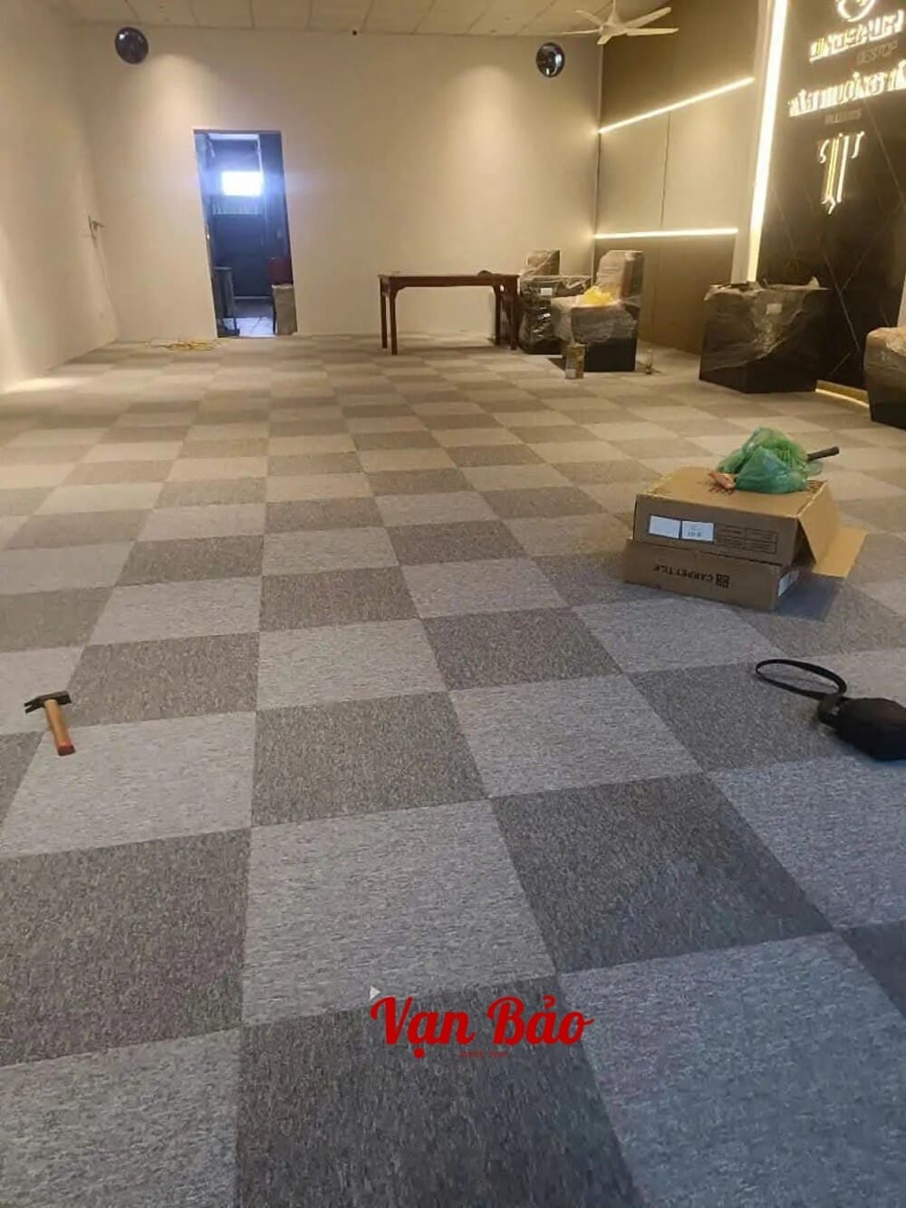 Hình ảnh thi công thảm tấm Rio thực tế