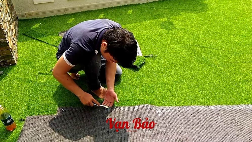 Cách lót thảm cỏ nhân tạo
